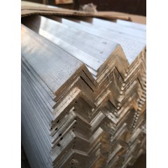 Алюминиевый уголок 100х100х10 L= 6 м АД31Т1 матовый